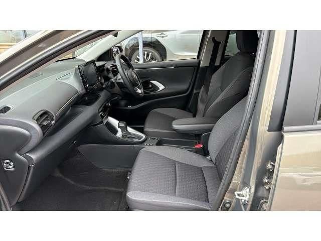 Used Toyota Yaris Hybrid Design 116 HP (85 kW) 2023 Other Hatchback