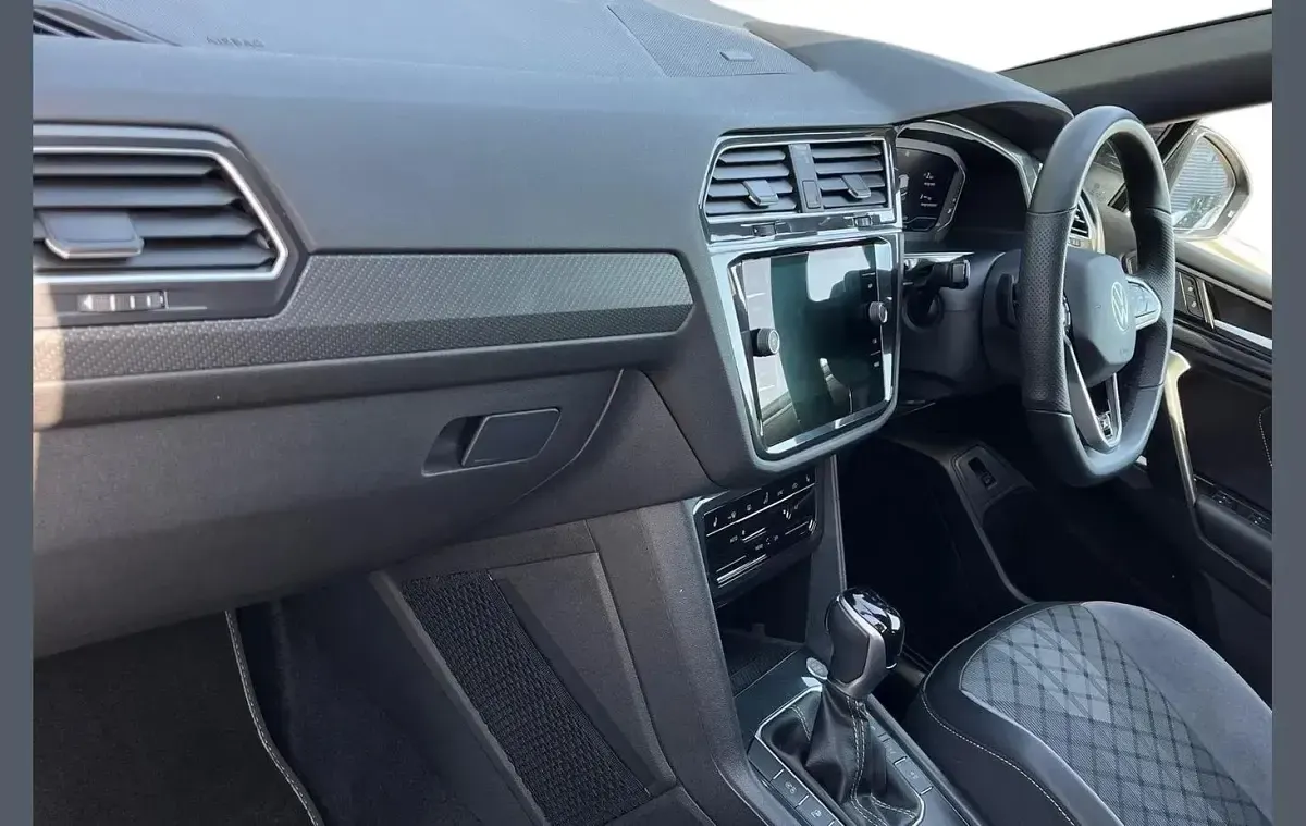 Used VW Tiguan Allspace R-line 150 HP (110 kW) 2025 Black SUV