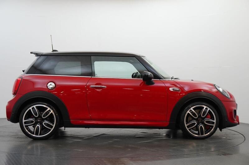Używany Mini John Cooper Works Hatch 228 KM (167 kW) 2019 Czerwony Hatchback