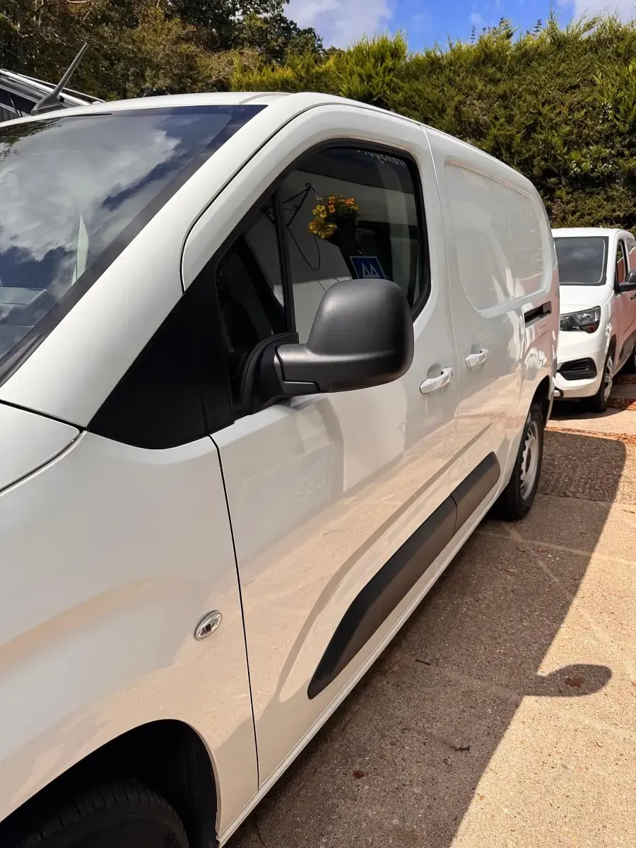 Used Vauxhall Combo Edition 130 HP (95 kW) 2021 White MPV