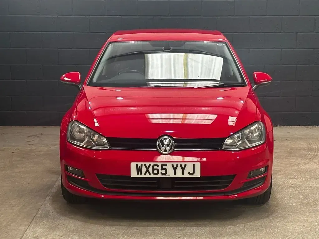Used VW Golf VII Match 125 HP (91 kW) 2015 Red Hatchback