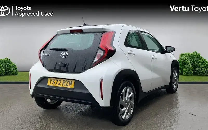 Used Toyota Aygo X PURE 72 HP (52 kW) 2025 SUV