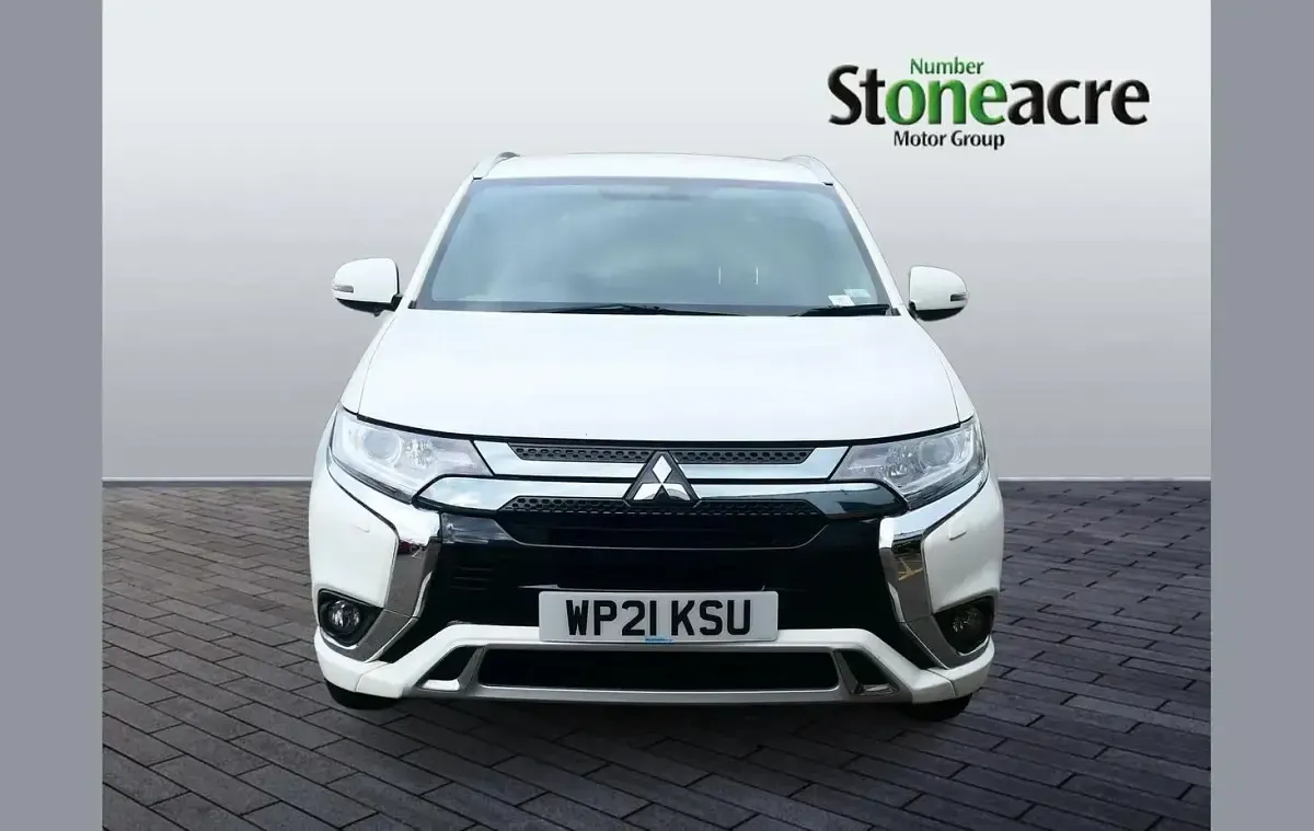 Used Mitsubishi Outlander P-HEV 221 HP (162 kW) 2021 White SUV