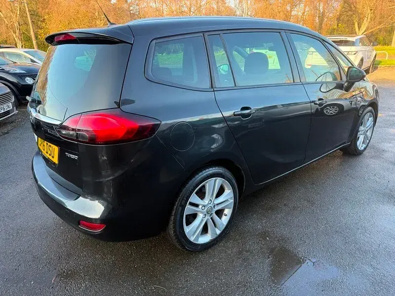 Used Vauxhall Zafira SRi 140 HP (102 kW) 2016 Black MPV