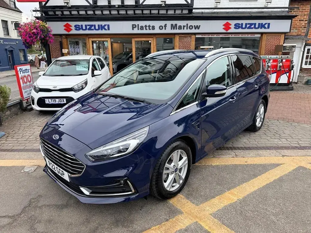 Used Ford S-MAX Titanium 190 HP (139 kW) 2023 Blue MPV