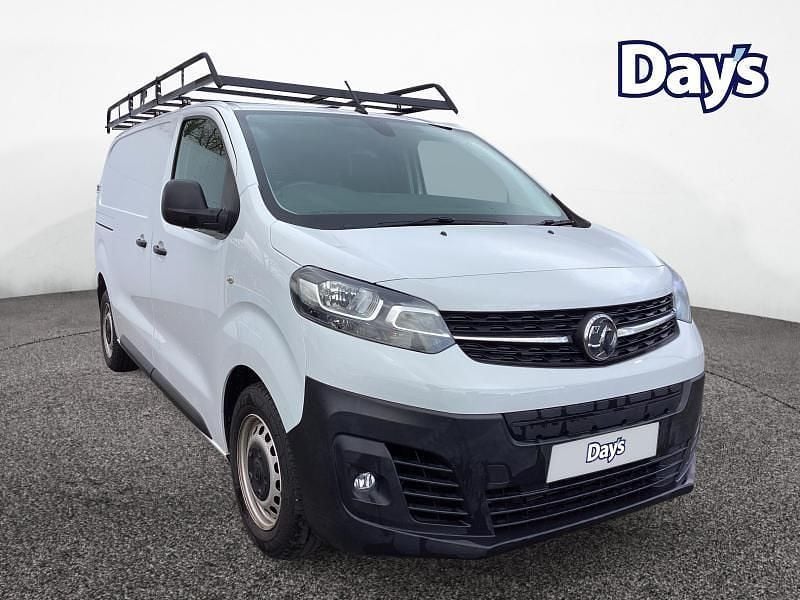 Used Vauxhall Vivaro 100 kW (136 HP) 2022 White MPV