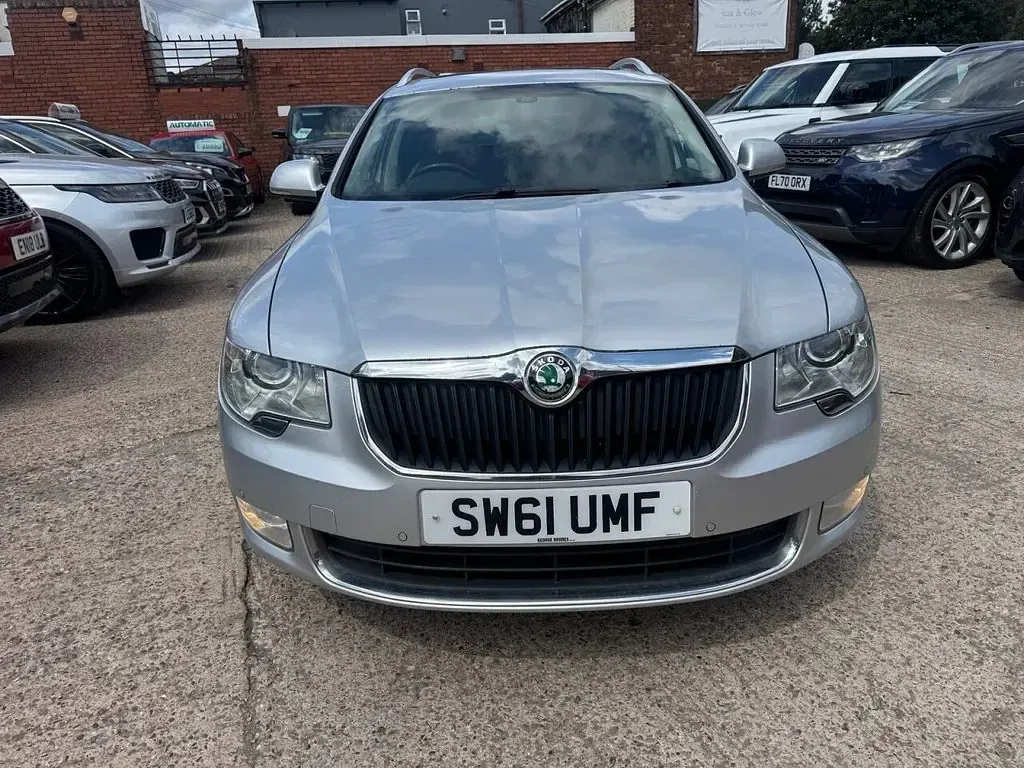 Used Skoda Superb Elegance 170 HP (125 kW) 2012 Silver Estate