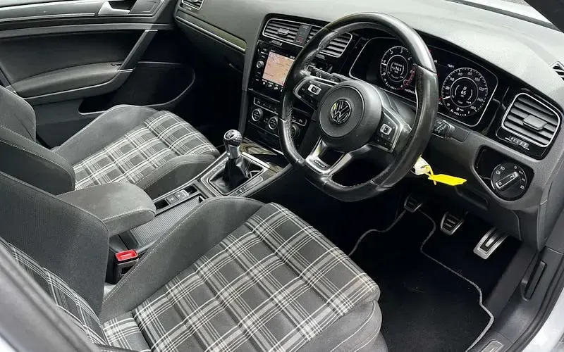 Used VW Golf VII GTD 184 HP (135 kW) 2017 Silver Hatchback