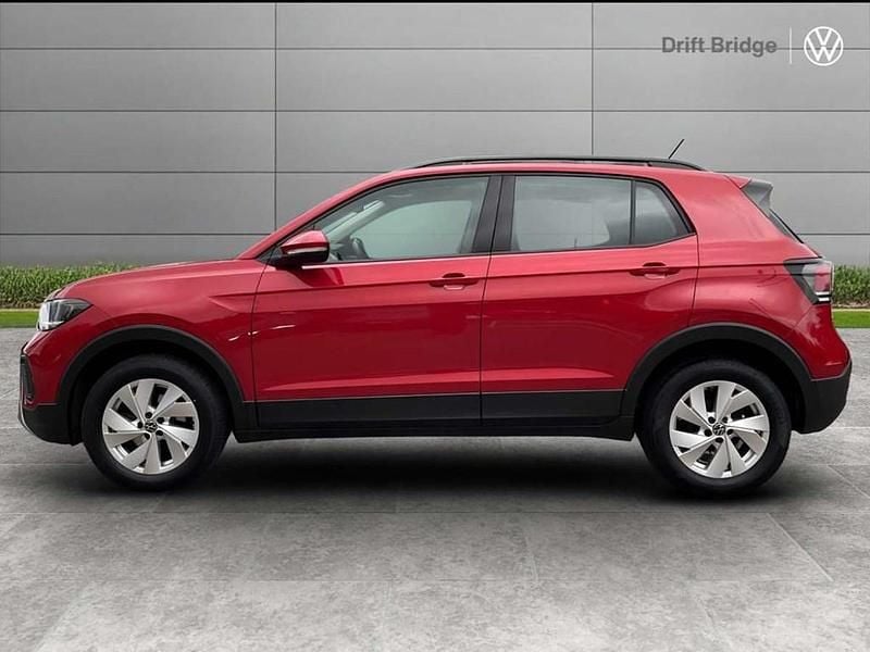 Used VW T-Cross Life 95 HP (69 kW) 2024 Red SUV