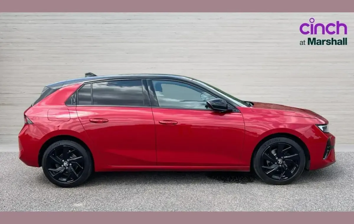 Used Vauxhall Astra 128 HP (94 kW) 2023 Red Hatchback