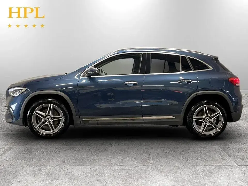Usado Mercedes GLA250 Premium 2021 Azul SUV