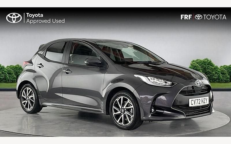 Used 2025 Toyota Yaris Hybrid Design Hatchback | £17,690 (Super price) - Image 1/4