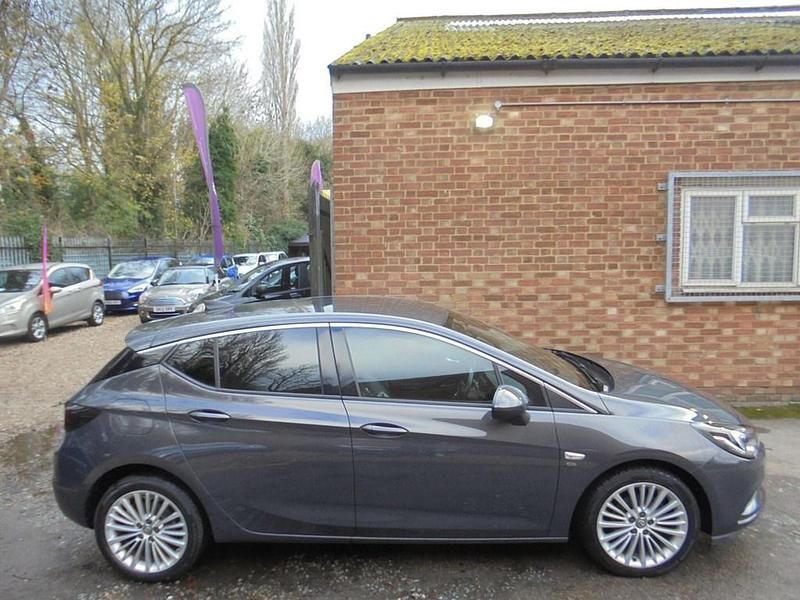 Second-hand Vauxhall Astra Elite 150 CP (110 kW) 2016 Gri Hatchback