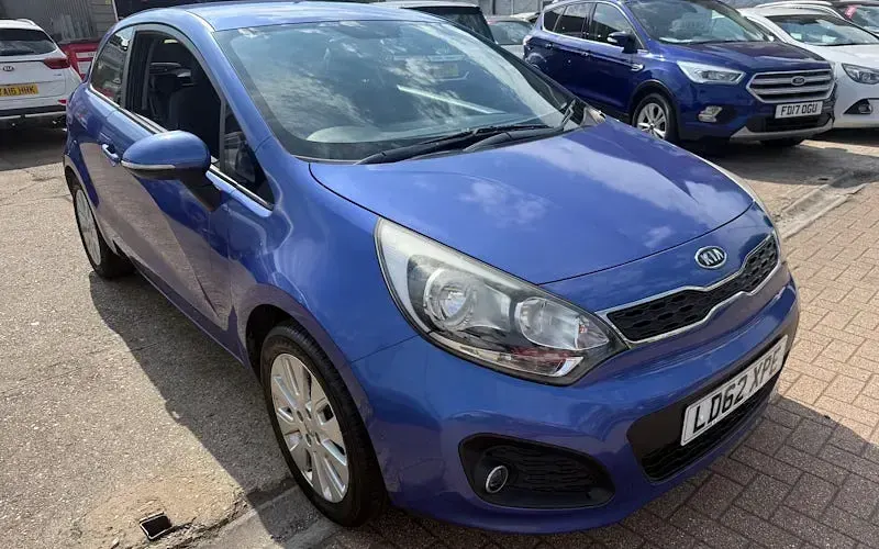 Used Kia Rio 109 HP (80 kW) 2012 Blue Hatchback