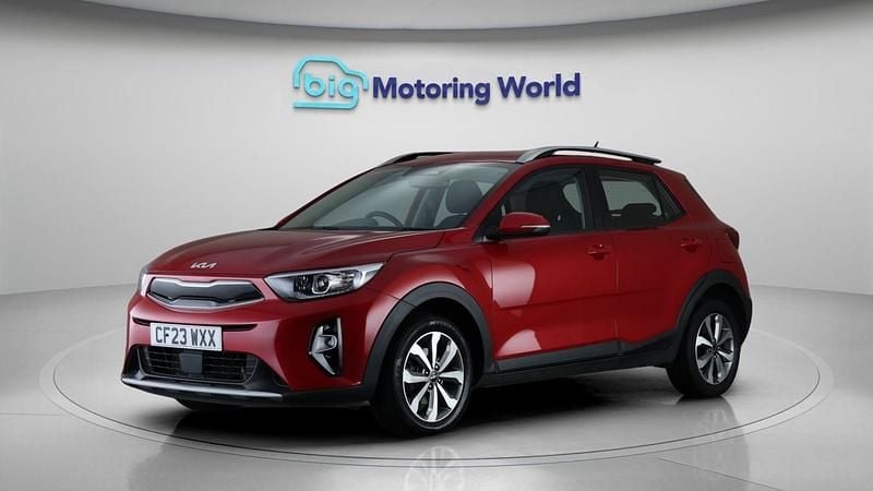 Used Kia Stonic 99 HP (72 kW) 2023 Red SUV