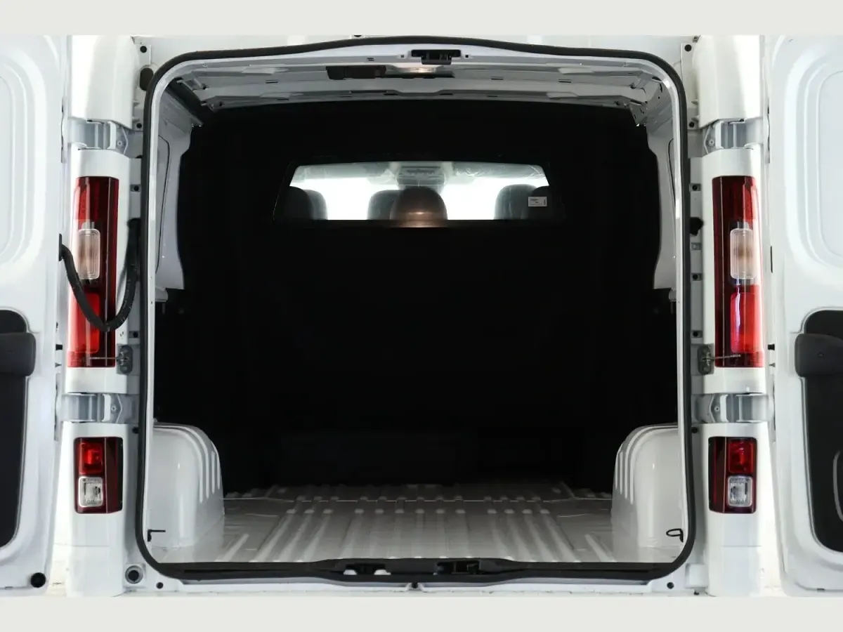 New Renault Trafic 2026 White