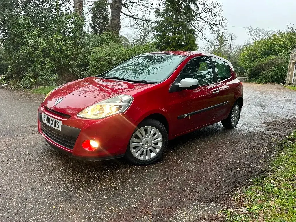 Used Renault Clio 2010 Red Hatchback