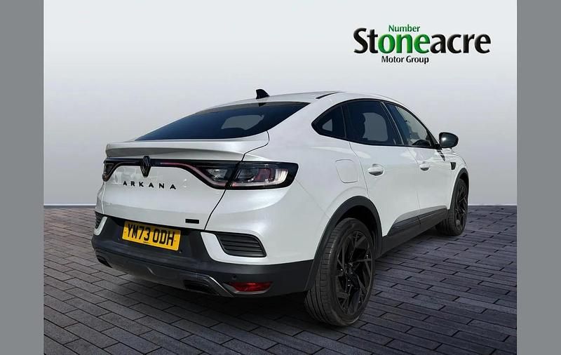 Begagnad Renault Arkana Esprit Alpine 140 HK (102 kW) 2023 Vit SUV