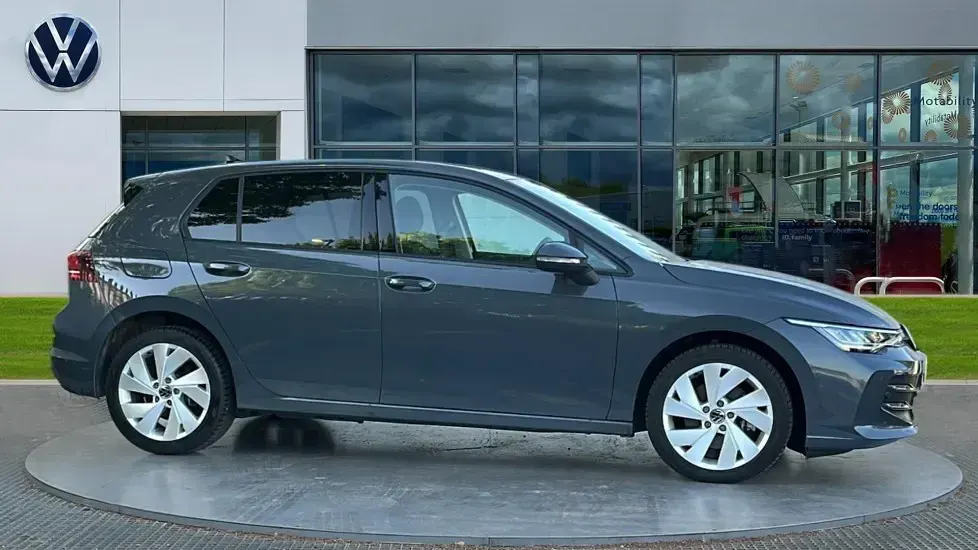 Second-hand VW Golf VIII Match 204 CP (150 kW) 2025 Gri