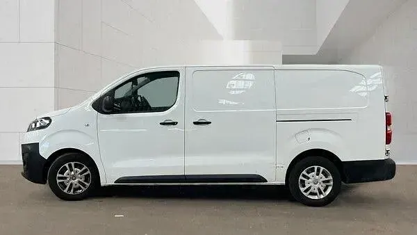 Used Vauxhall Vivaro S 150 HP (110 kW) 2020 White MPV