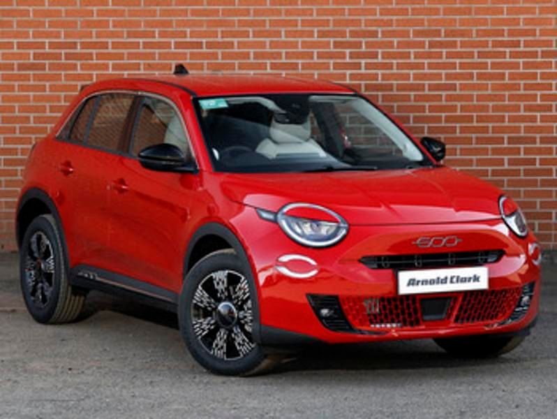 New Fiat 600 100 HP (73 kW) 2026 Pastel  red SUV