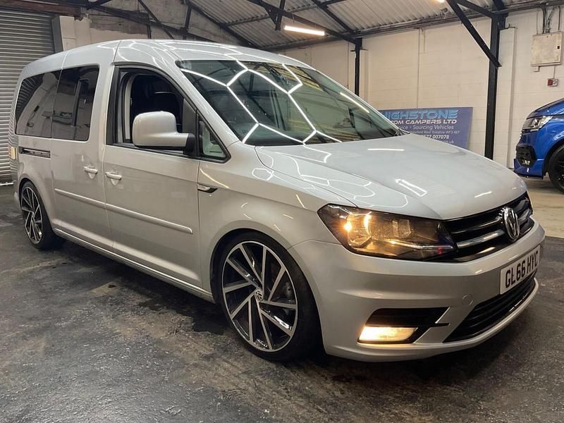 Silver Used 2016 VW Caddy Maxi Highline MPV | £12,500 (Expensive) - Image 1/4
