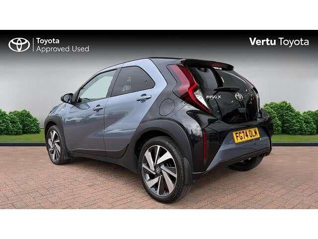 Used Toyota Aygo X 72 HP (52 kW) 2024 Grey SUV
