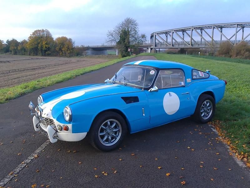 Blue Used 1967 Triumph Spitfire Cabriolet | £5,995 - Image 1/4