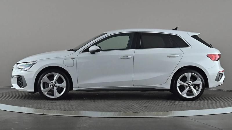 Used Audi A3 e-tron S-Line 204 HP (150 kW) 2023 White Hatchback