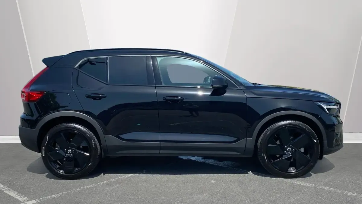 Used Volvo XC40 Plus 163 HP (119 kW) 2025 Black SUV