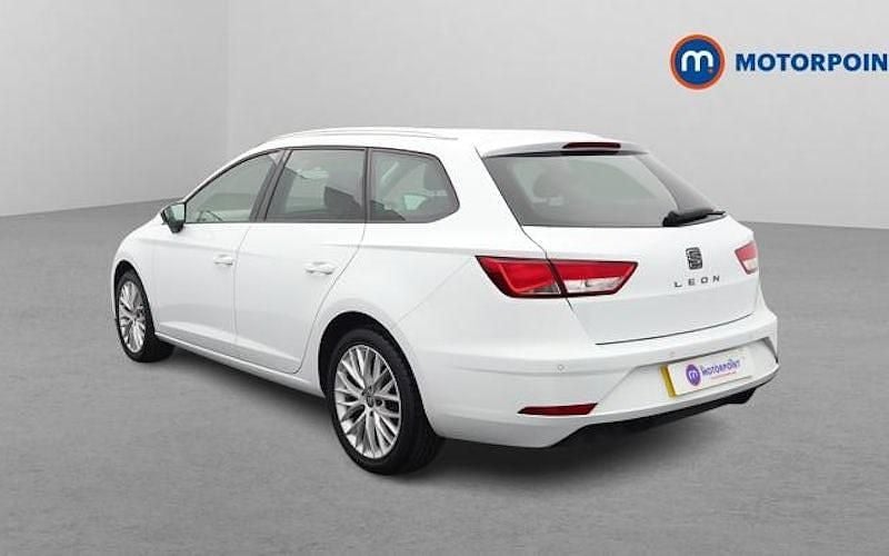 Used Seat Leon SE Dynamic 116 HP (85 kW) 2019 White Estate