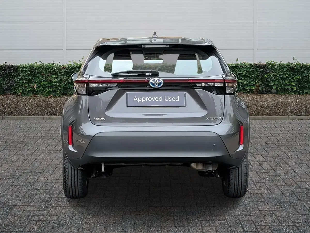 Used Toyota Yaris Hybrid 2023 Grey Estate