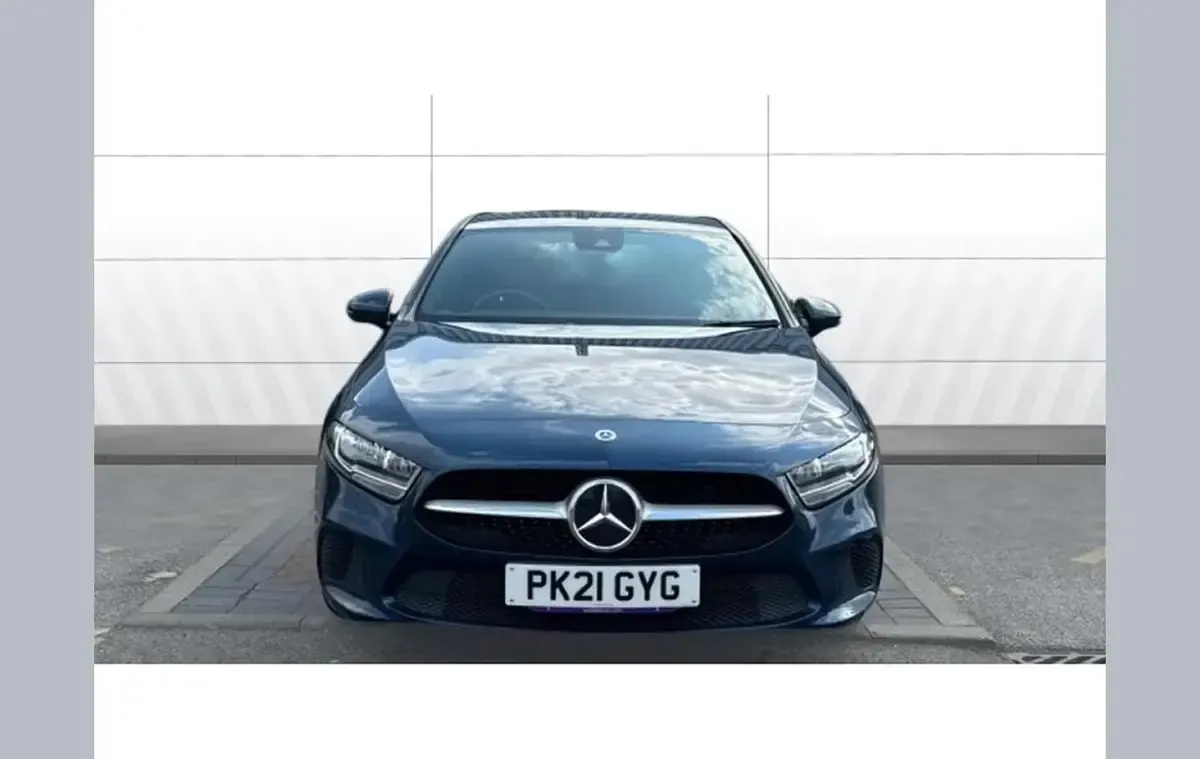 Used Mercedes A180 SE 134 HP (98 kW) 2021 Blue Hatchback