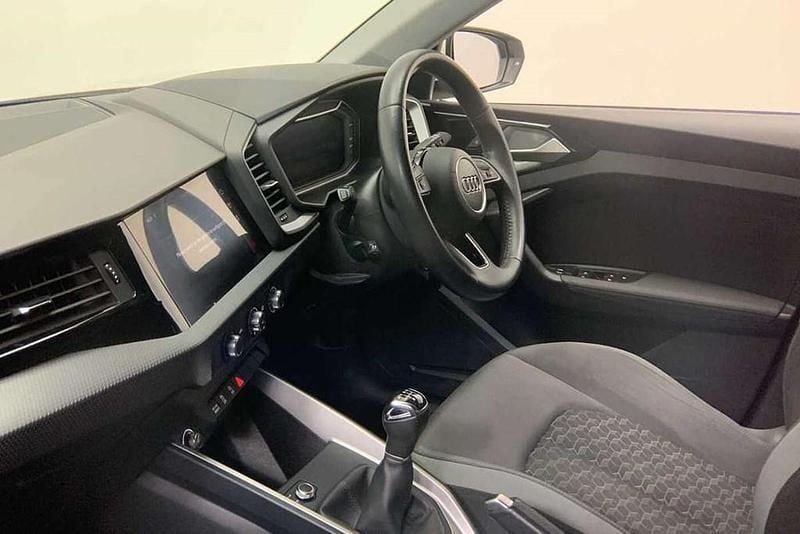 Used Audi A1 Sport 113 HP (83 kW) 2019 White SUV