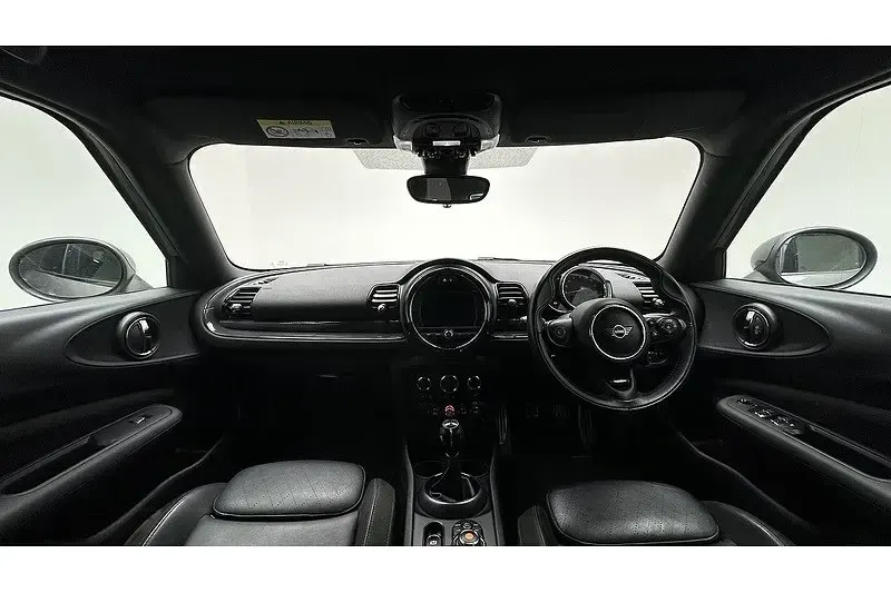 Usado Mini Cooper Clubman Sport 2019 Plateado Familiar