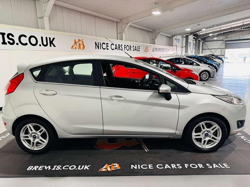 Used Ford Fiesta Zetec 2014 Silver Hatchback