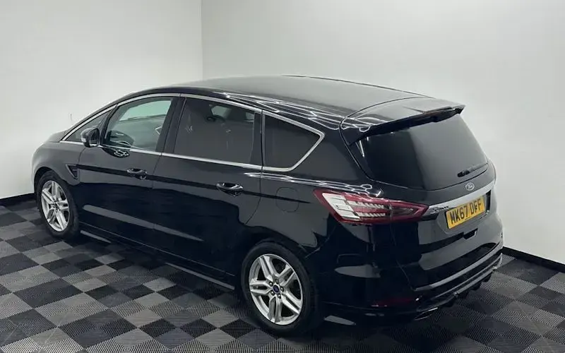 Used Ford S-MAX Sport 180 HP (132 kW) 2017 Black MPV