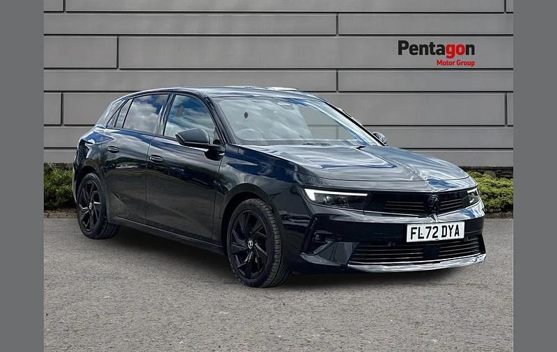 Used Vauxhall Astra GS Line 128 HP (94 kW) 2022 Black Hatchback
