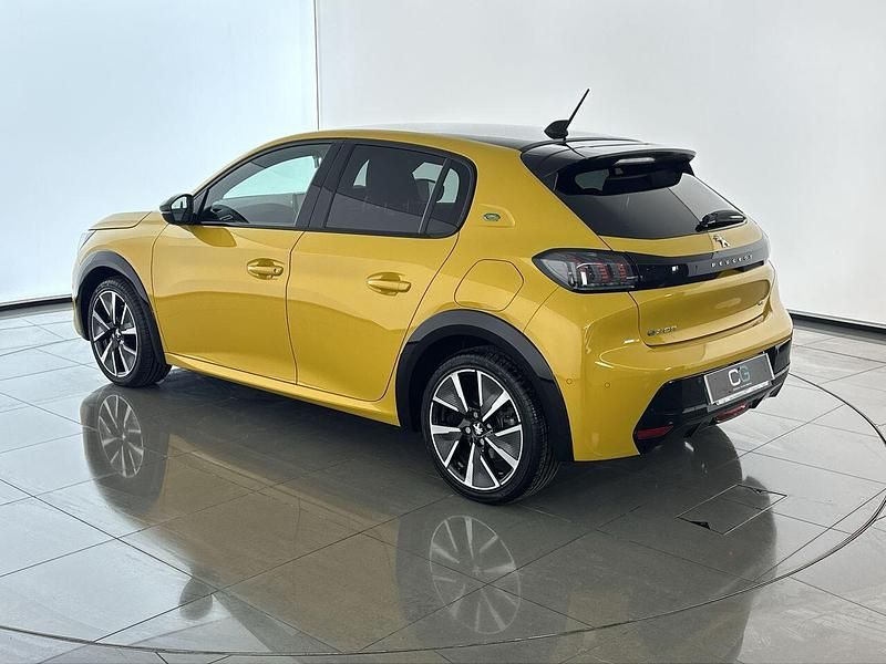 Used Peugeot e-208 Premium 98 kW (134 HP) 2021 Yellow Hatchback