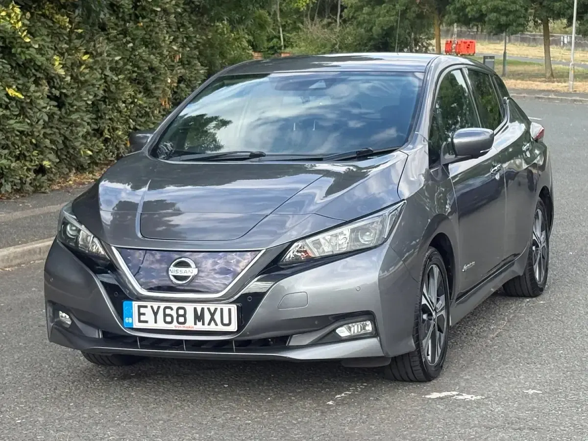 Used Nissan Leaf N-Connecta 110 kW (150 HP) 2018 Grey Hatchback