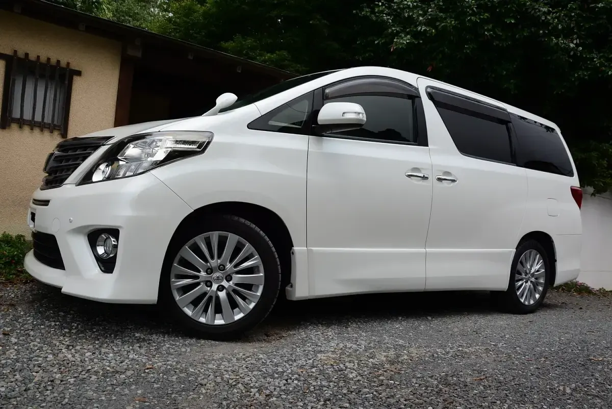 Used Toyota Alphard 2013 White MPV