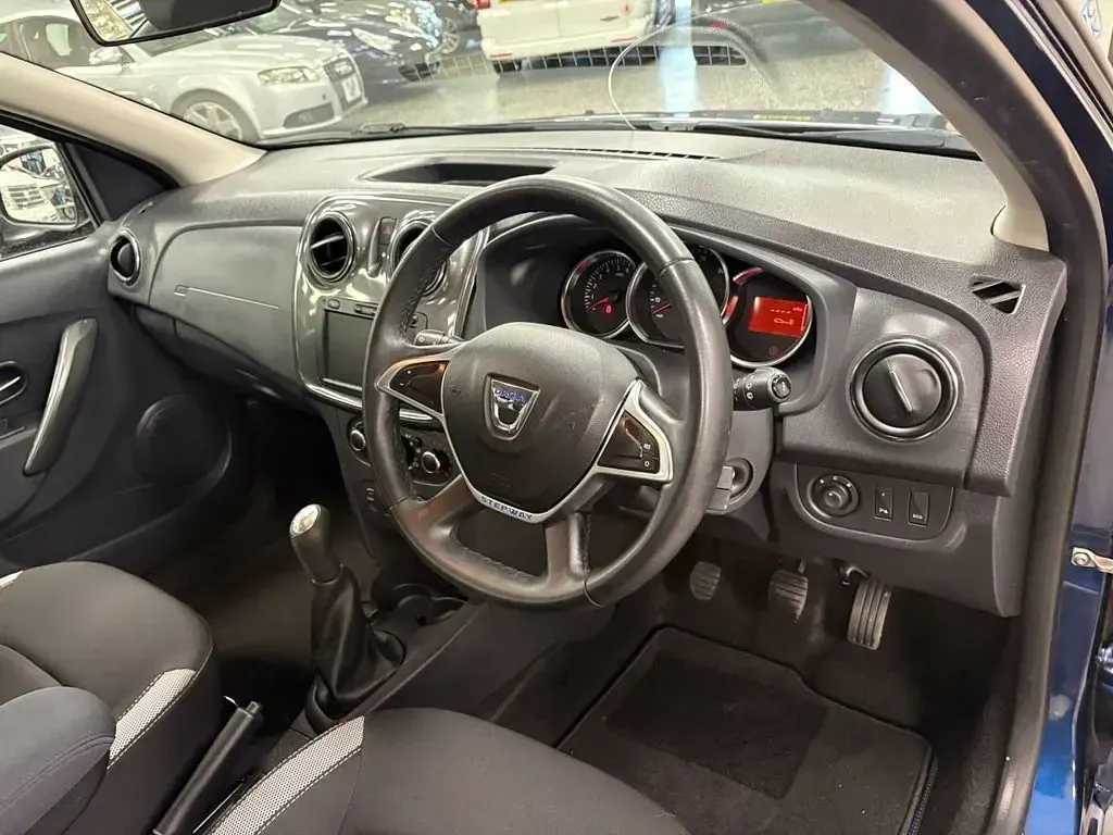 Used Dacia Sandero Comfort 90 HP (66 kW) 2019 Blue Hatchback