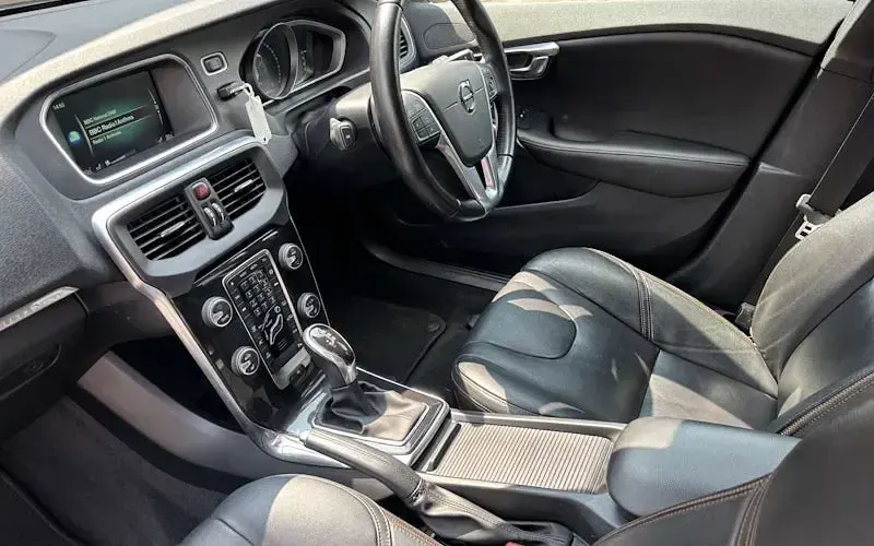 Used Volvo V40 Plus 152 HP (111 kW) 2019 Hatchback