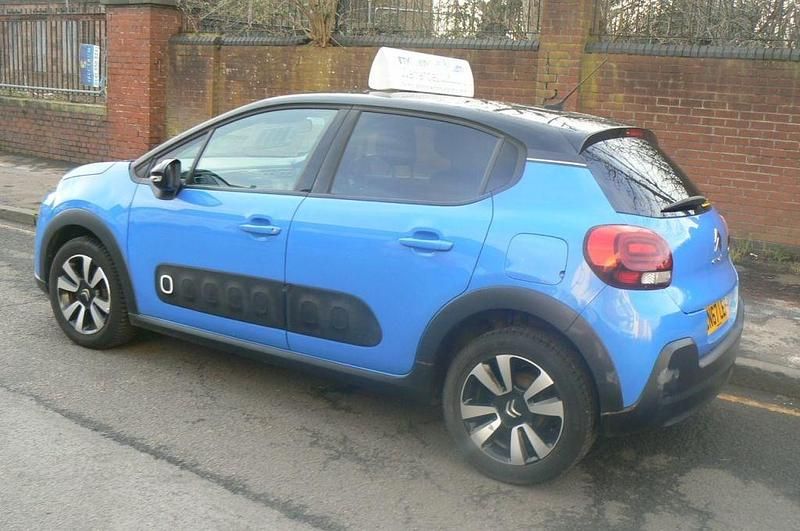 Gebraucht Citroën C3 Flair 110 PS (80 kW) 2017 Blau Kleinwagen