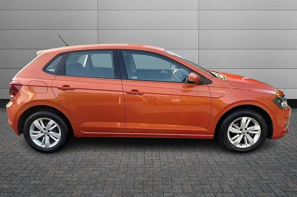 Used VW Polo SE 95 HP (69 kW) 2019 Orange Hatchback
