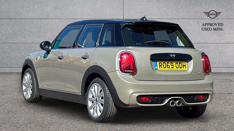 Używany Mini Cooper S Classic 189 KM (139 kW) 2019 Szary Hatchback