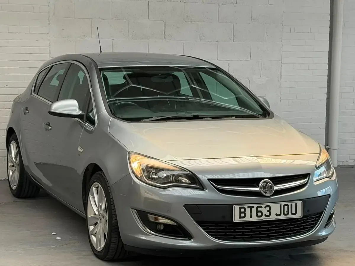 Used Vauxhall Astra SRi 2013 Silver Hatchback
