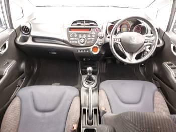 Used Honda Jazz ES 100 HP (73 kW) 2014 White Hatchback