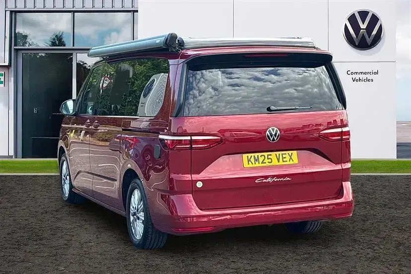 Used VW California Coast 150 HP (110 kW) 2025 Candy white with deep black pearl roof Van