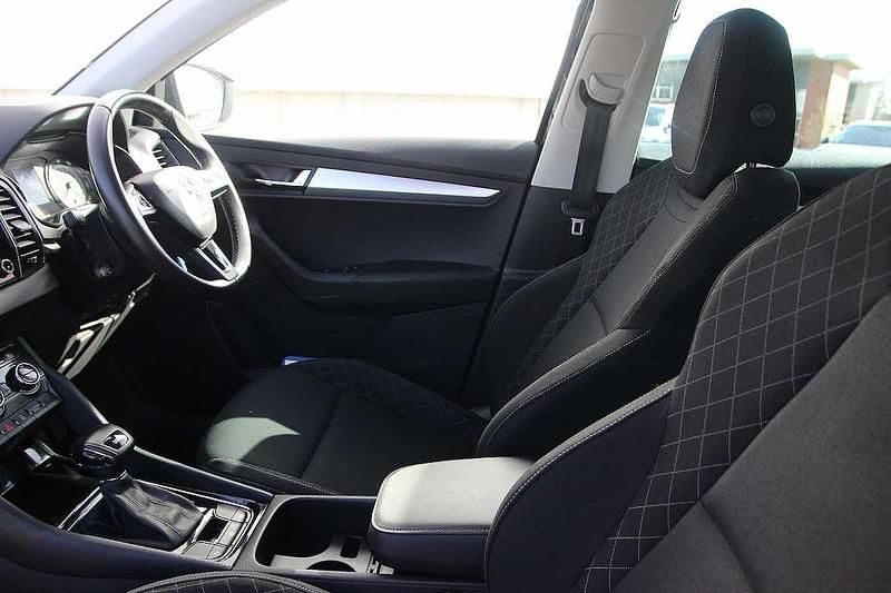 Used Skoda Karoq SE Technology 113 HP (83 kW) 2019 Black magic pearlescent SUV